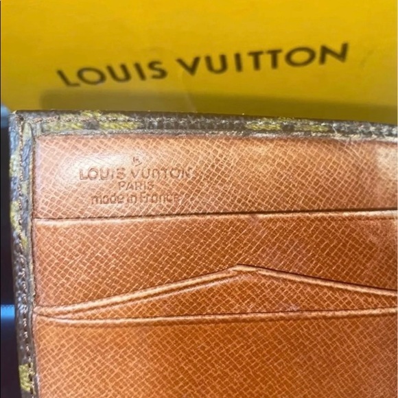 Authentic Louis Vuitton Monogram Elise Wallet - Picture 8 of 12